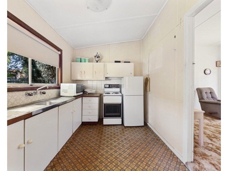 10 Rays Road, Bateau Bay NSW 2261