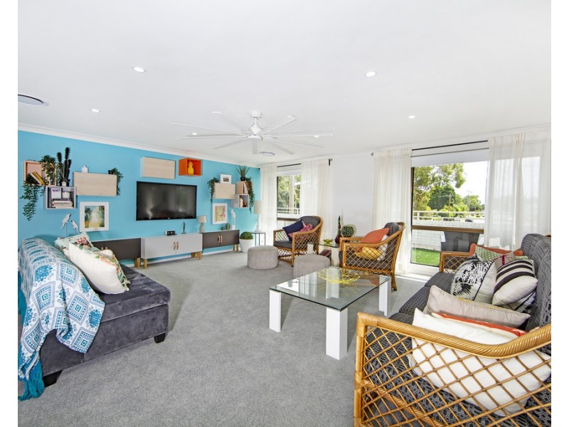 4/54 TENTH AVENUE, Budgewoi NSW 2262