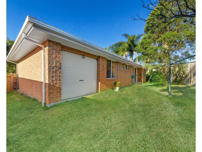1 Tandara Close, Blue Haven NSW 2262