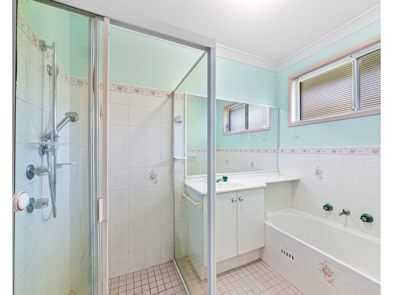 1 Tandara Close, Blue Haven NSW 2262