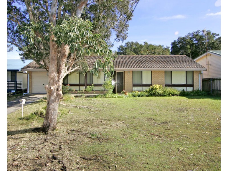 11 Paterson Street, Norah Head NSW 2263