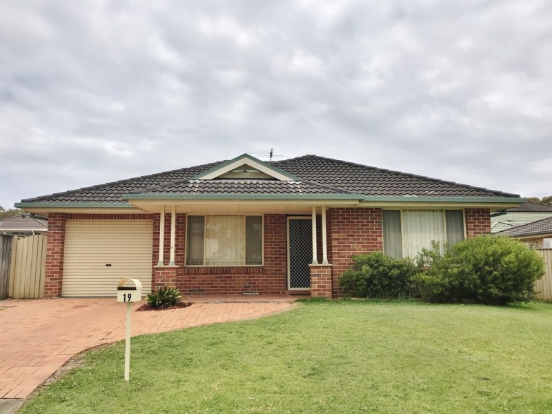19 Van Stappen Road, Wadalba NSW 2259