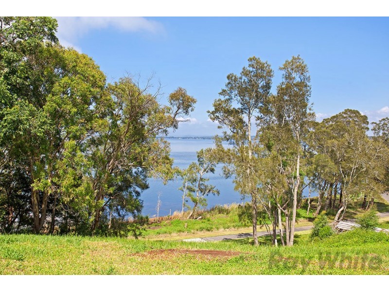 74 Diamond Head Drive, Budgewoi NSW 2262
