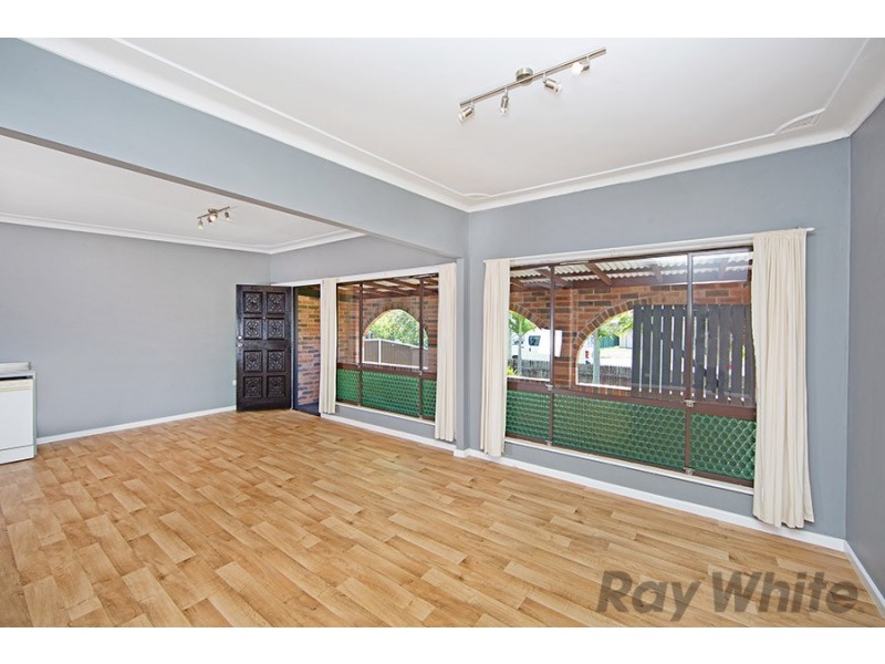 2 Koorana Avenue, Gorokan NSW 2263