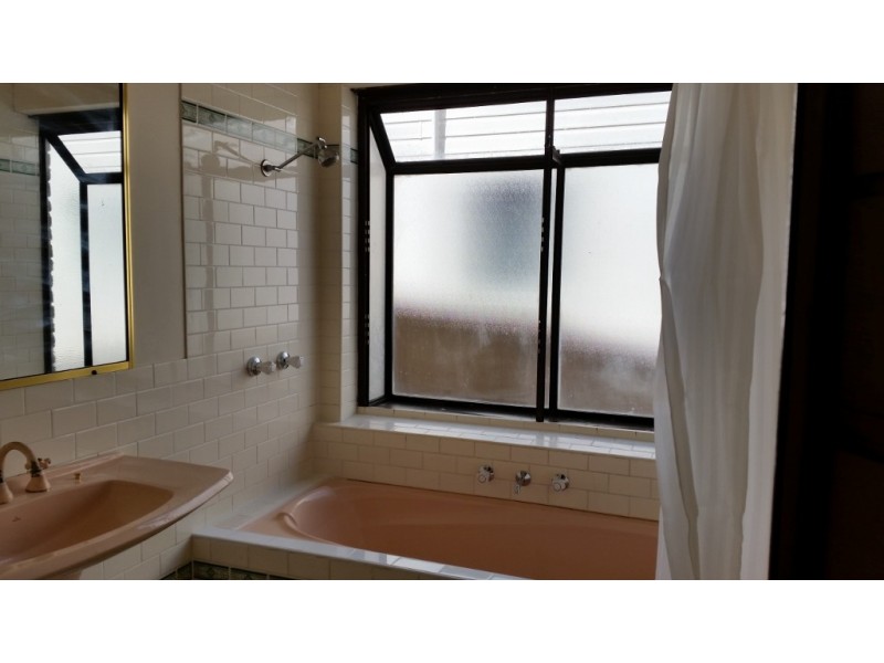 76 Marks Road, Gorokan NSW 2263