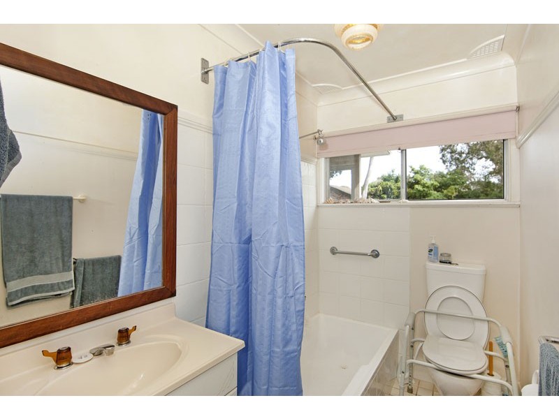 26 Sunrise Avenue, Budgewoi NSW 2262