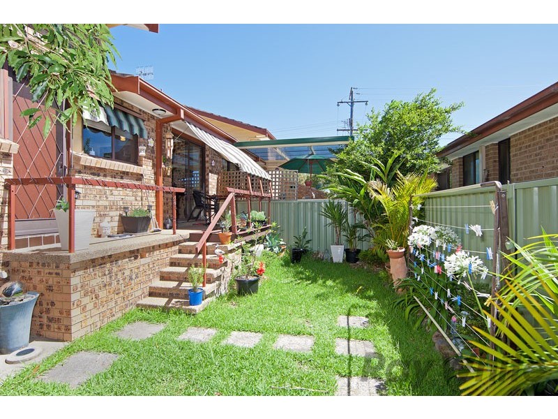 2/7-9 Suncrest Parade, Gorokan NSW 2263