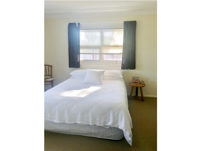 25 Wallarah Road, Gorokan NSW 2263