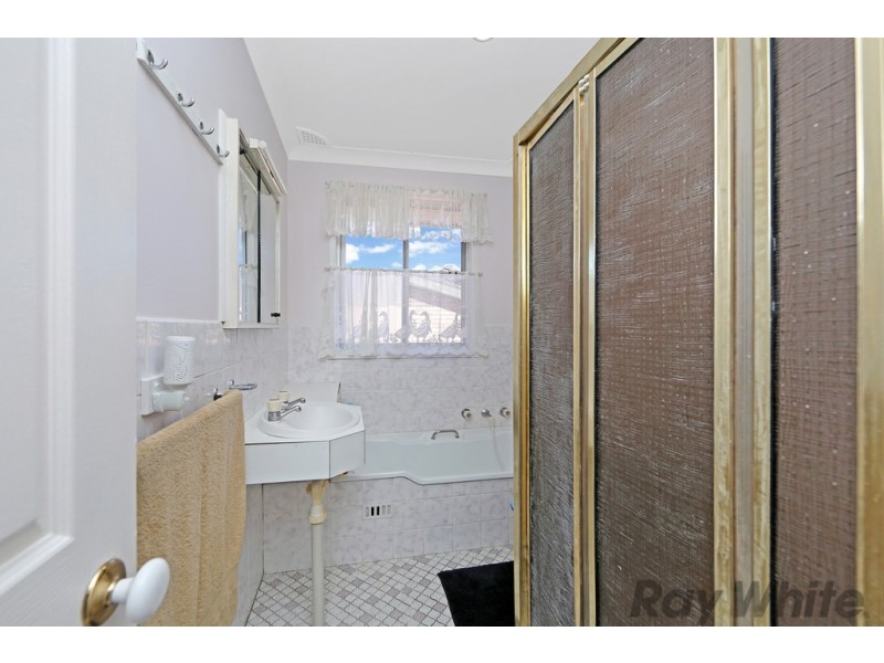 37 Rolfe Avenue, Kanwal NSW 2259