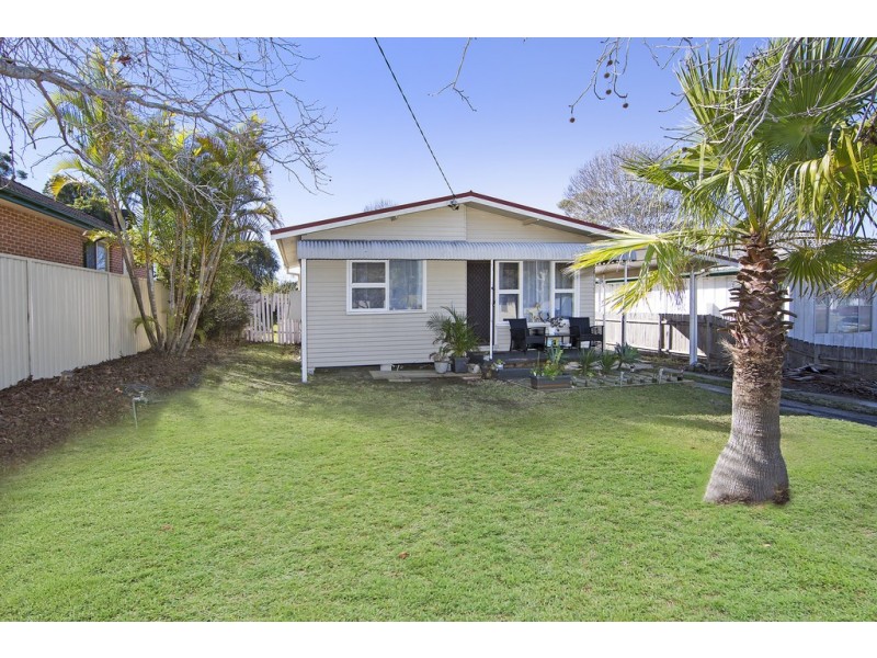 35 Ocean View Road, Gorokan NSW 2263