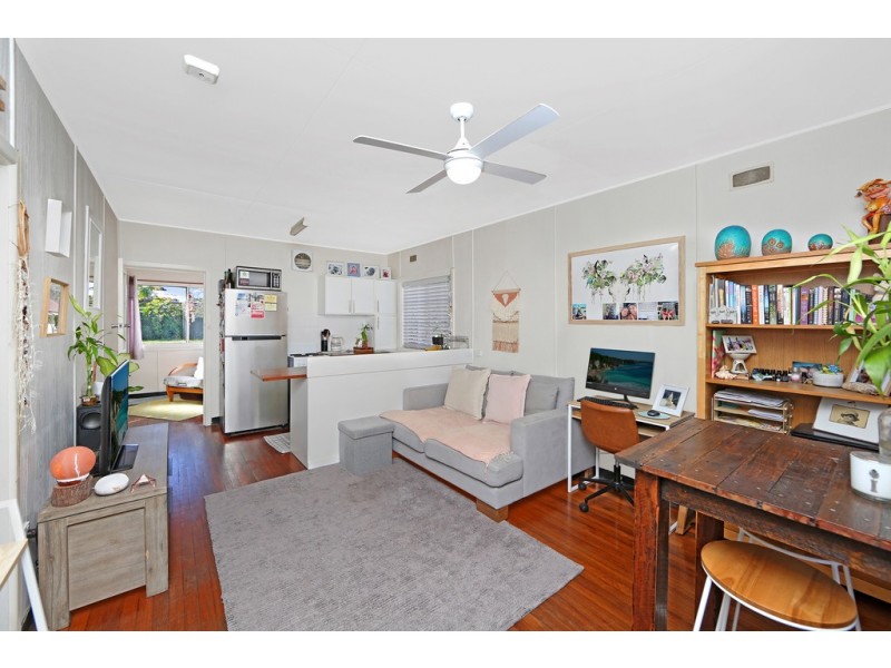 35 Ocean View Road, Gorokan NSW 2263