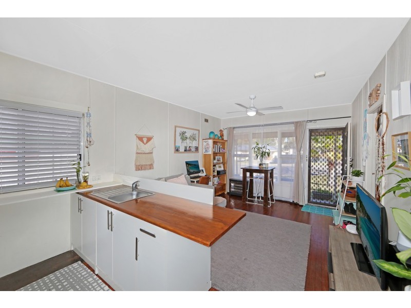 35 Ocean View Road, Gorokan NSW 2263