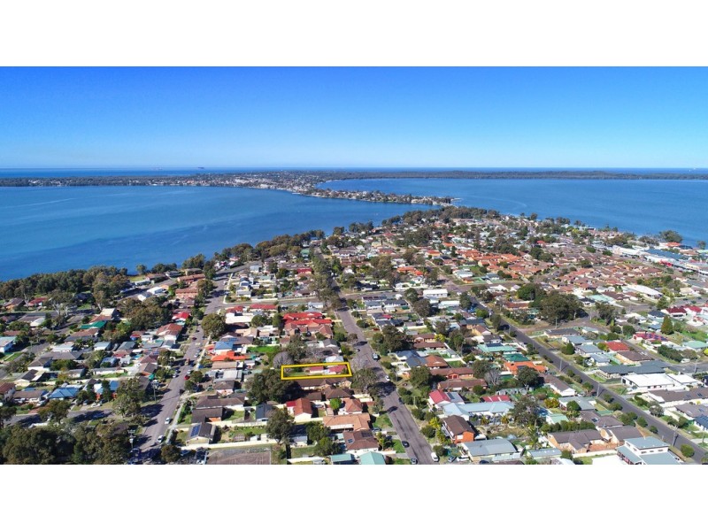 35 Ocean View Road, Gorokan NSW 2263