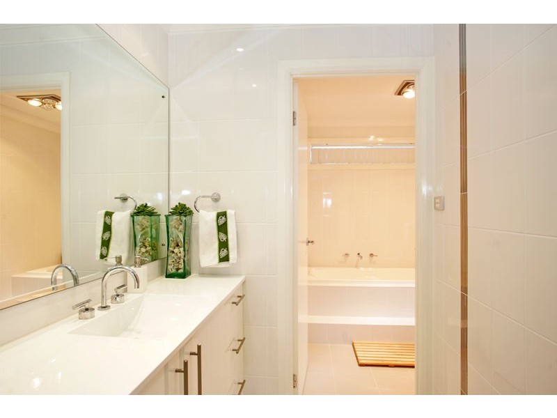 11 Haven Crescent, Woongarrah NSW 2259