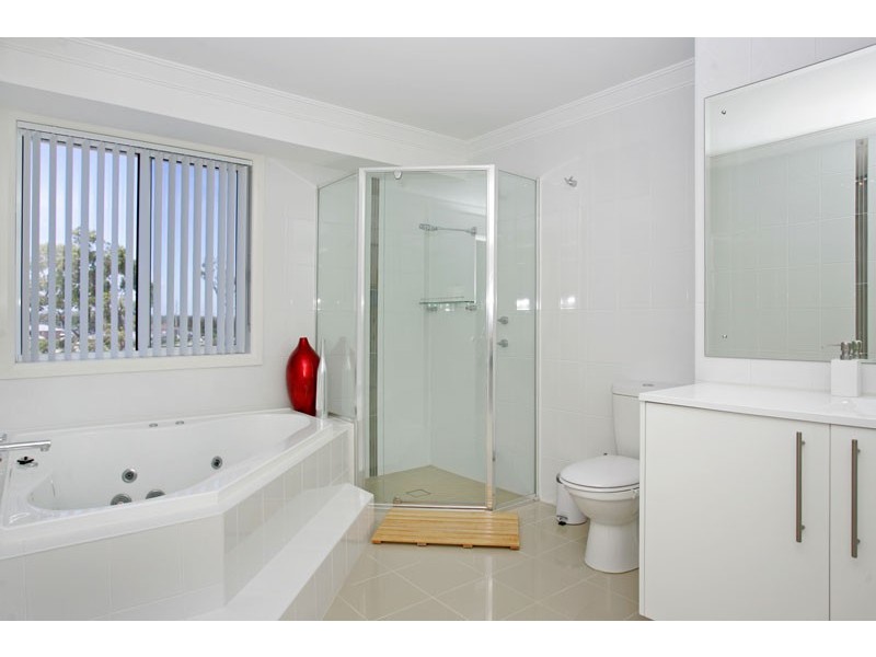 11 Haven Crescent, Woongarrah NSW 2259