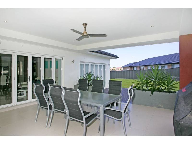 11 Haven Crescent, Woongarrah NSW 2259