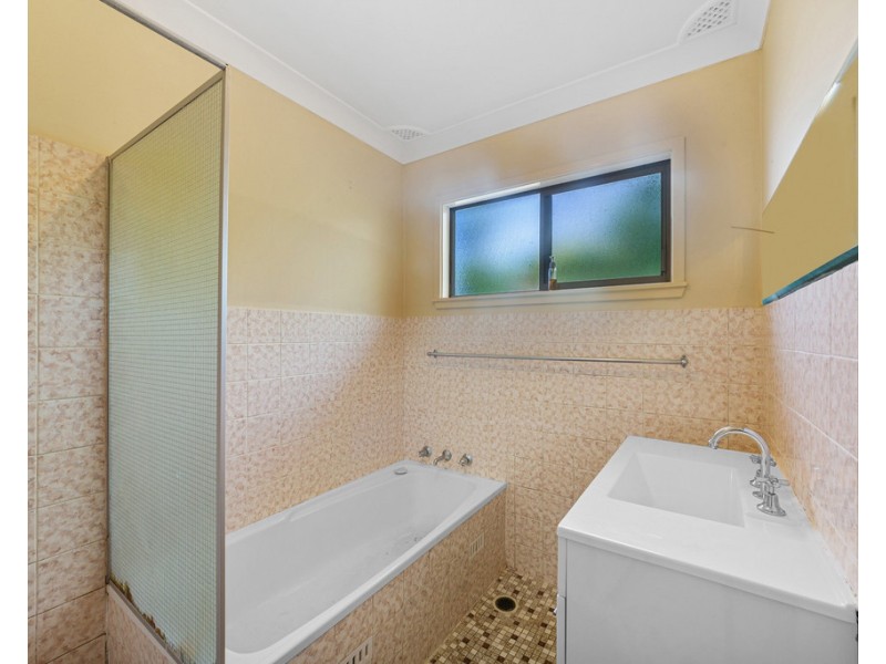 51 Skyline Street, Gorokan NSW 2263