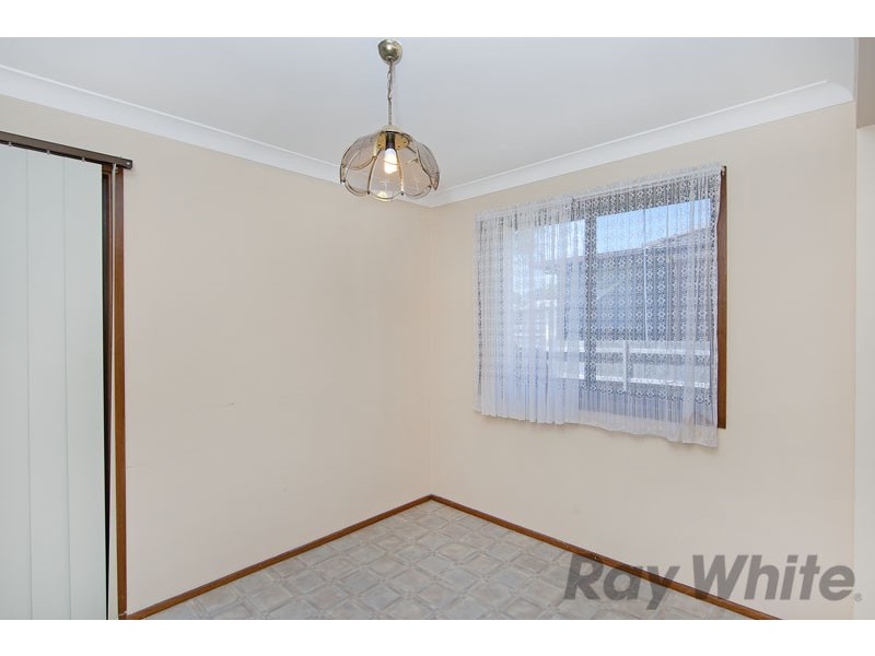 4 Esther Close, Gorokan NSW 2263