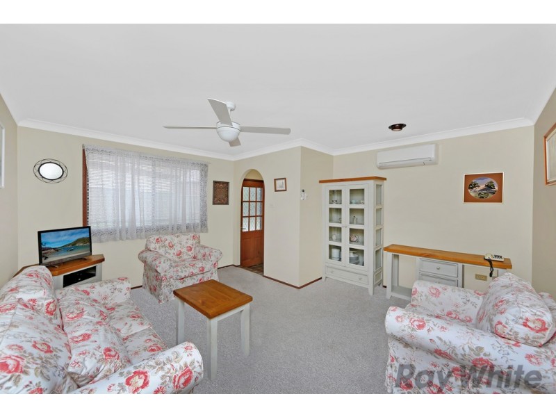 2/96 Wallarah Road, Gorokan NSW 2263