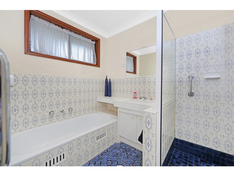 2/96 Wallarah Road, Gorokan NSW 2263