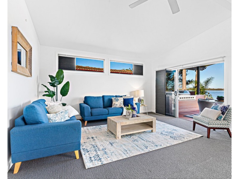 8 Buff Point Avenue, Buff Point NSW 2262