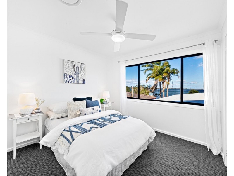 8 Buff Point Avenue, Buff Point NSW 2262