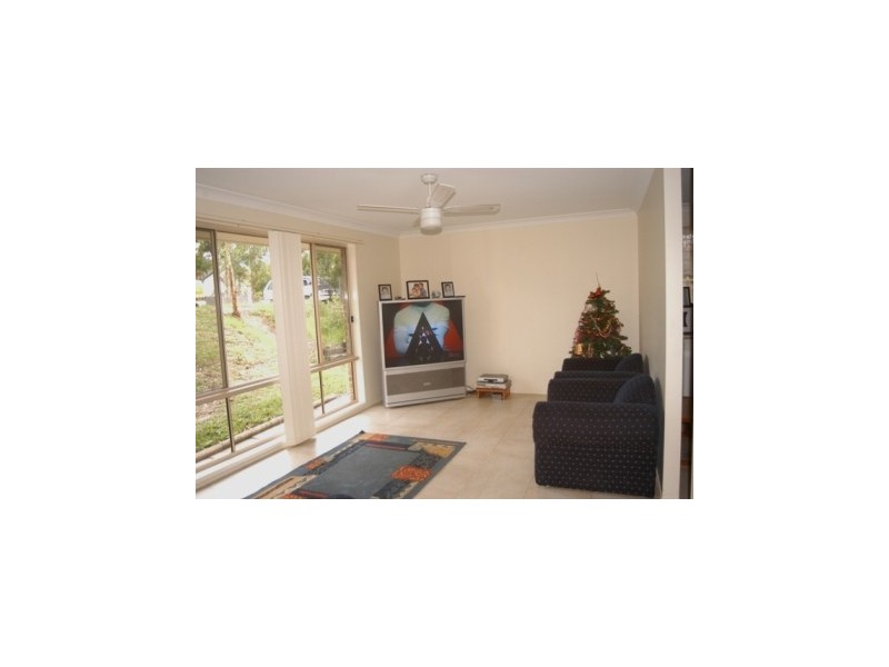 2 Kyamba Close, San Remo NSW 2262