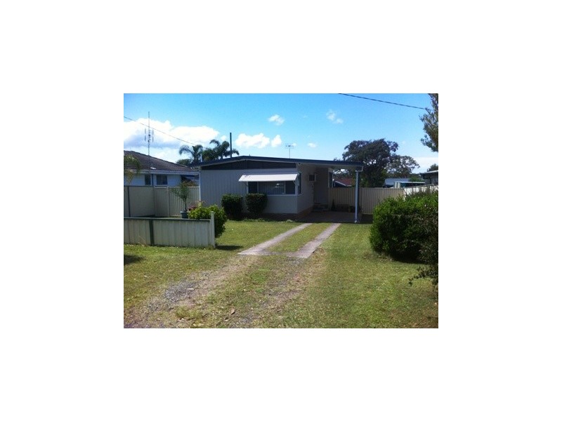 11 Koorana Avenue, Gorokan NSW 2263