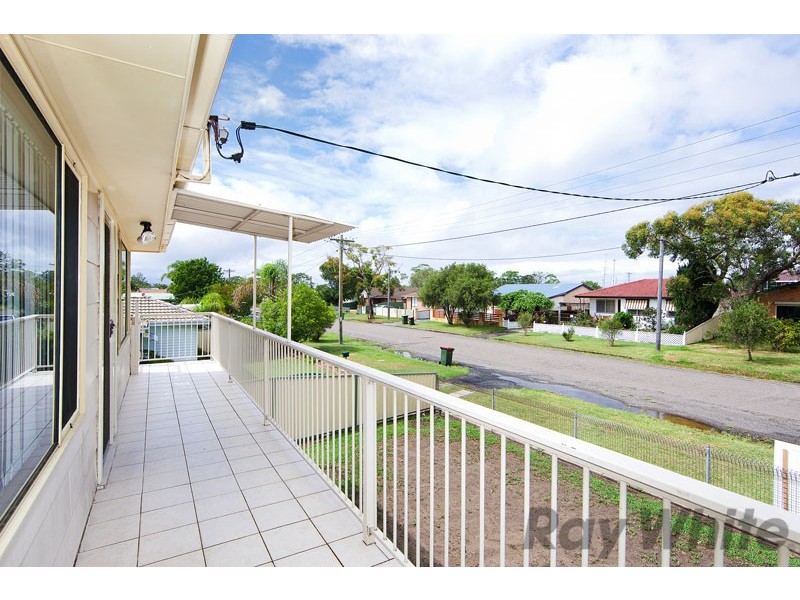 15 Koorana Avenue, Gorokan NSW 2263