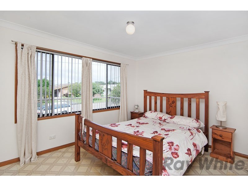 15 Koorana Avenue, Gorokan NSW 2263