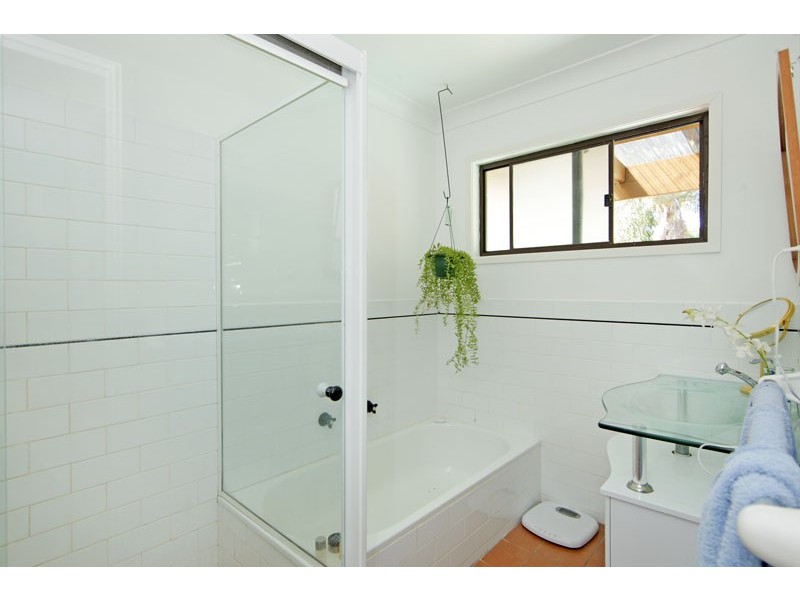 37 Donald Avenue, Kanwal NSW 2259