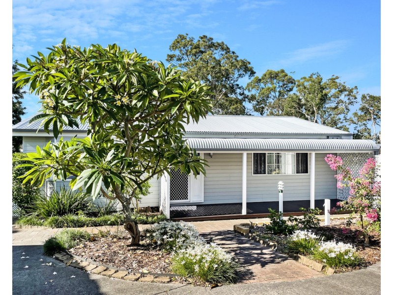 13a Tosca Drive, Gorokan NSW 2263