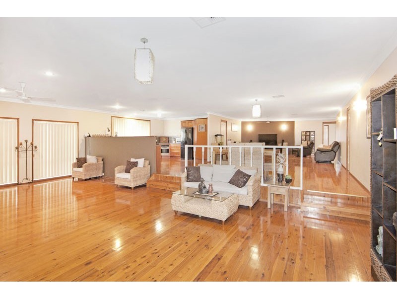 59 Elizabeth Bay Drive, Lake Munmorah NSW 2259