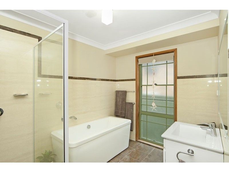 59 Elizabeth Bay Drive, Lake Munmorah NSW 2259