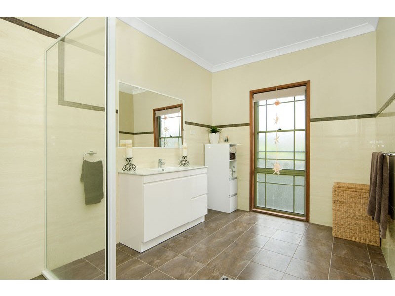 59 Elizabeth Bay Drive, Lake Munmorah NSW 2259