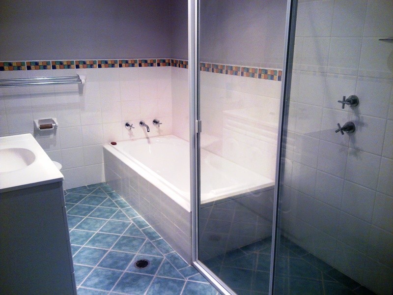 2/2-4 Lake Street, Budgewoi NSW 2262