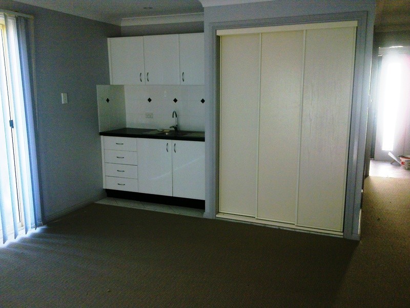 2/2-4 Lake Street, Budgewoi NSW 2262