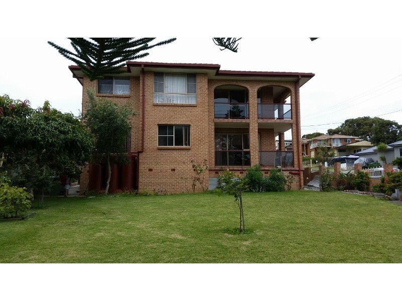 2/9 Diamond Head Dr, Budgewoi NSW 2262