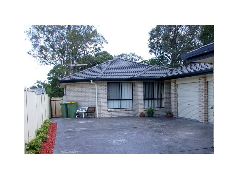 2/10 Goobarabah Ave, Gorokan NSW 2263