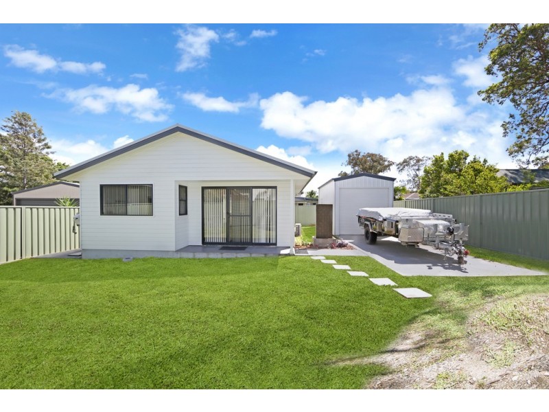 25 Ourringo Avenue, Lake Haven NSW 2263