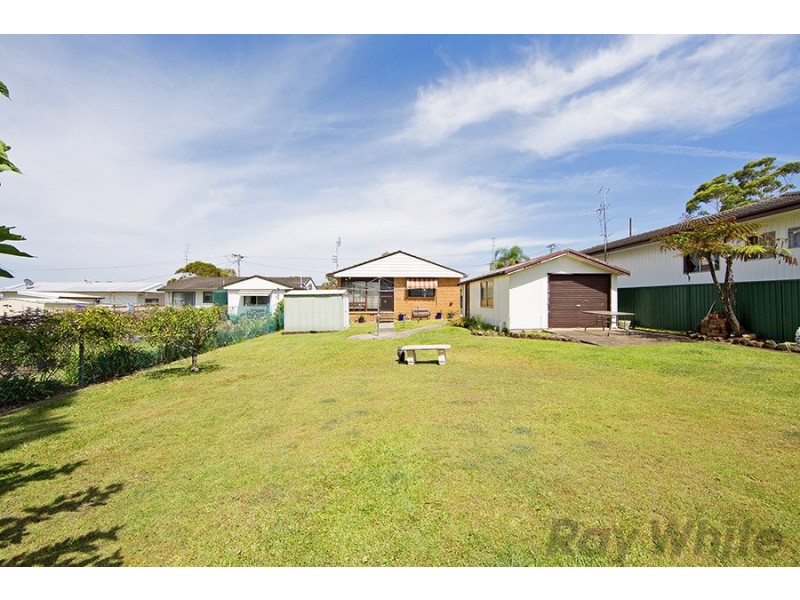 19 Athol Street, Toukley NSW 2263