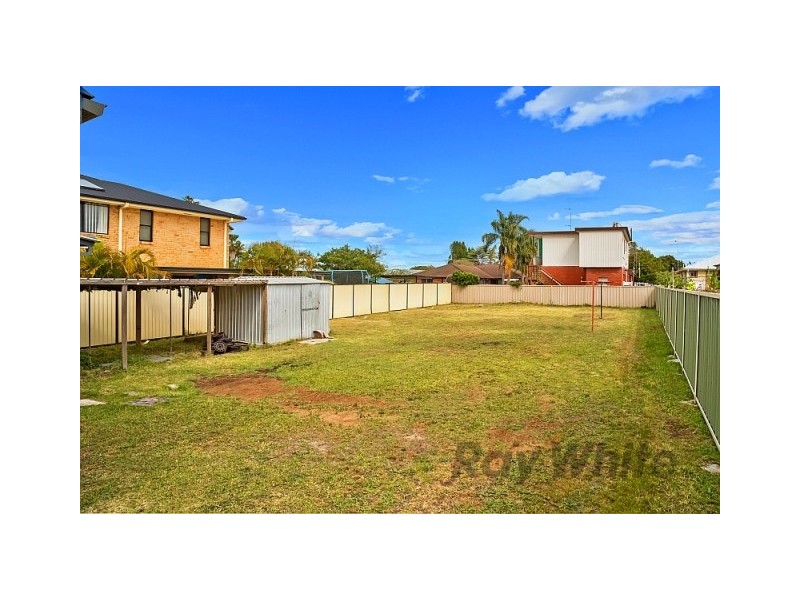 8 Athol Street, Toukley NSW 2263
