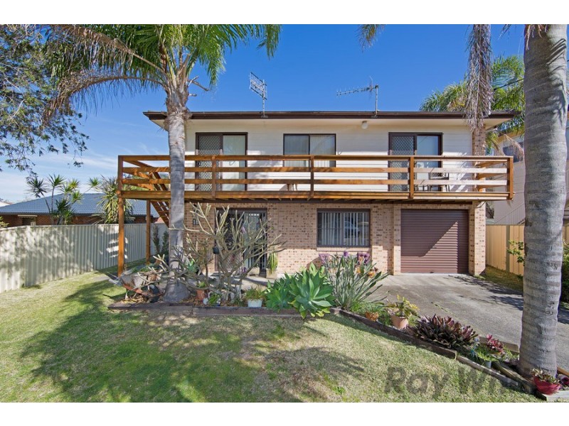 18 Balmoral Drive, Gorokan NSW 2263