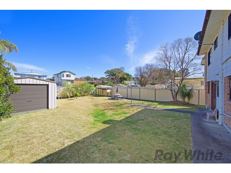 18 Balmoral Drive, Gorokan NSW 2263