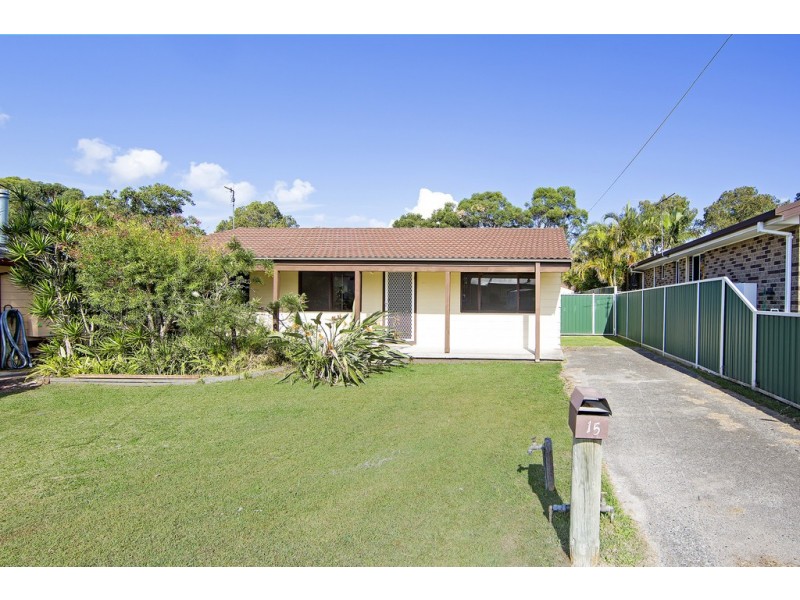 15 Chisholm Avenue, Lake Munmorah NSW 2259