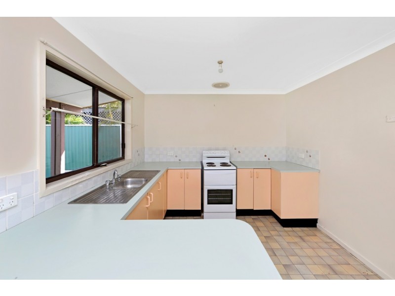 15 Chisholm Avenue, Lake Munmorah NSW 2259