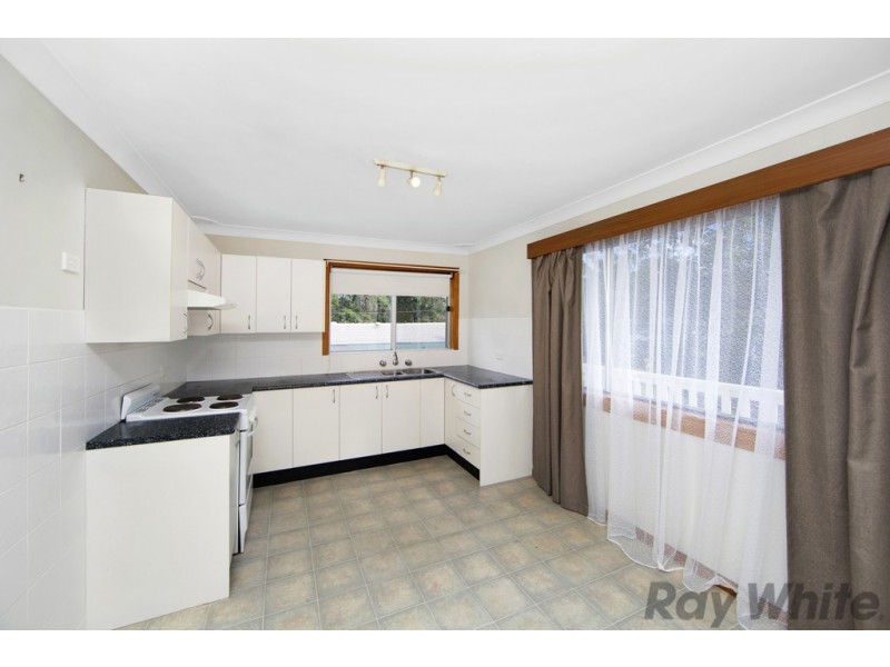 10 Famata Avenue, Blue Haven NSW 2262