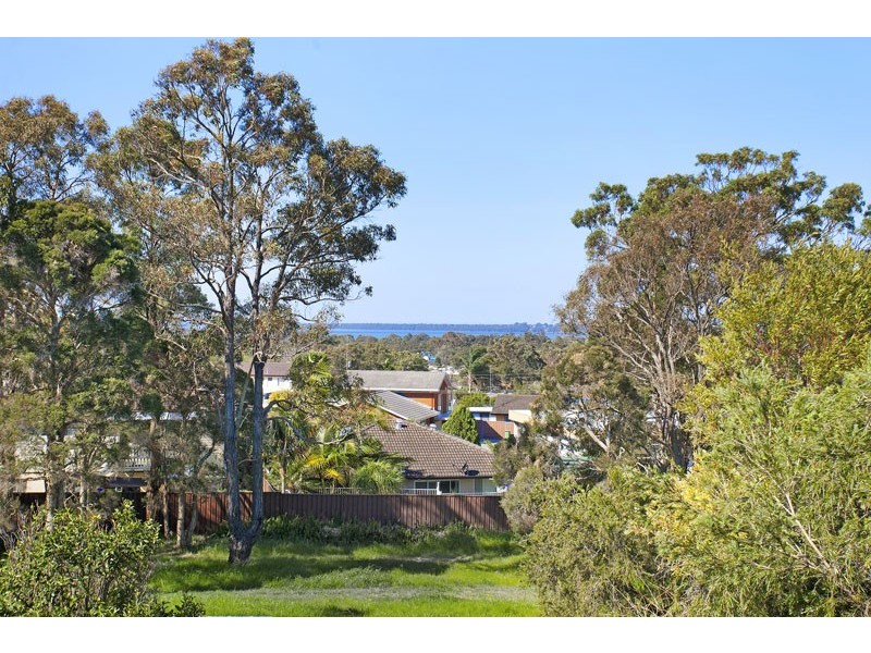 25 Grandview Parade, Gorokan NSW 2263