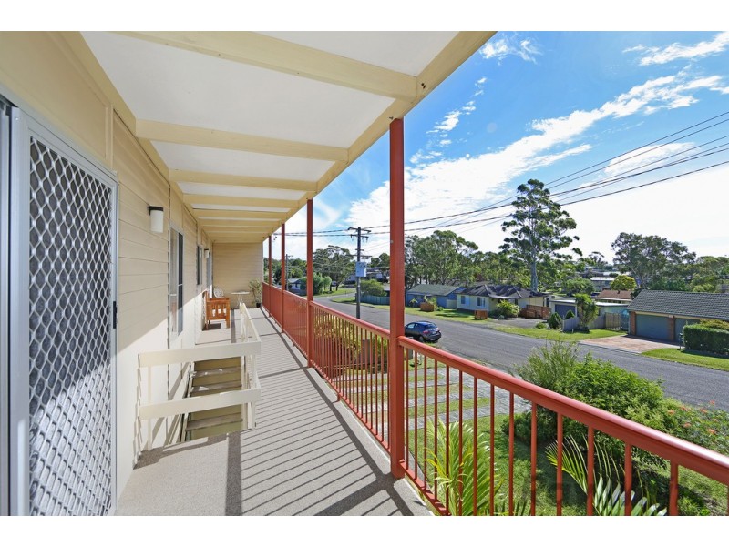 42 Kalulah Avenue, Gorokan NSW 2263