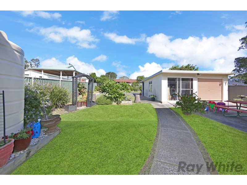 42 Kalulah Avenue, Gorokan NSW 2263